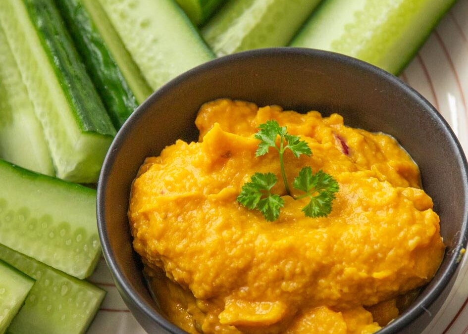 Hummus selbst machen – Hummus-Kürbis-Dip in vegan und kalorienarm