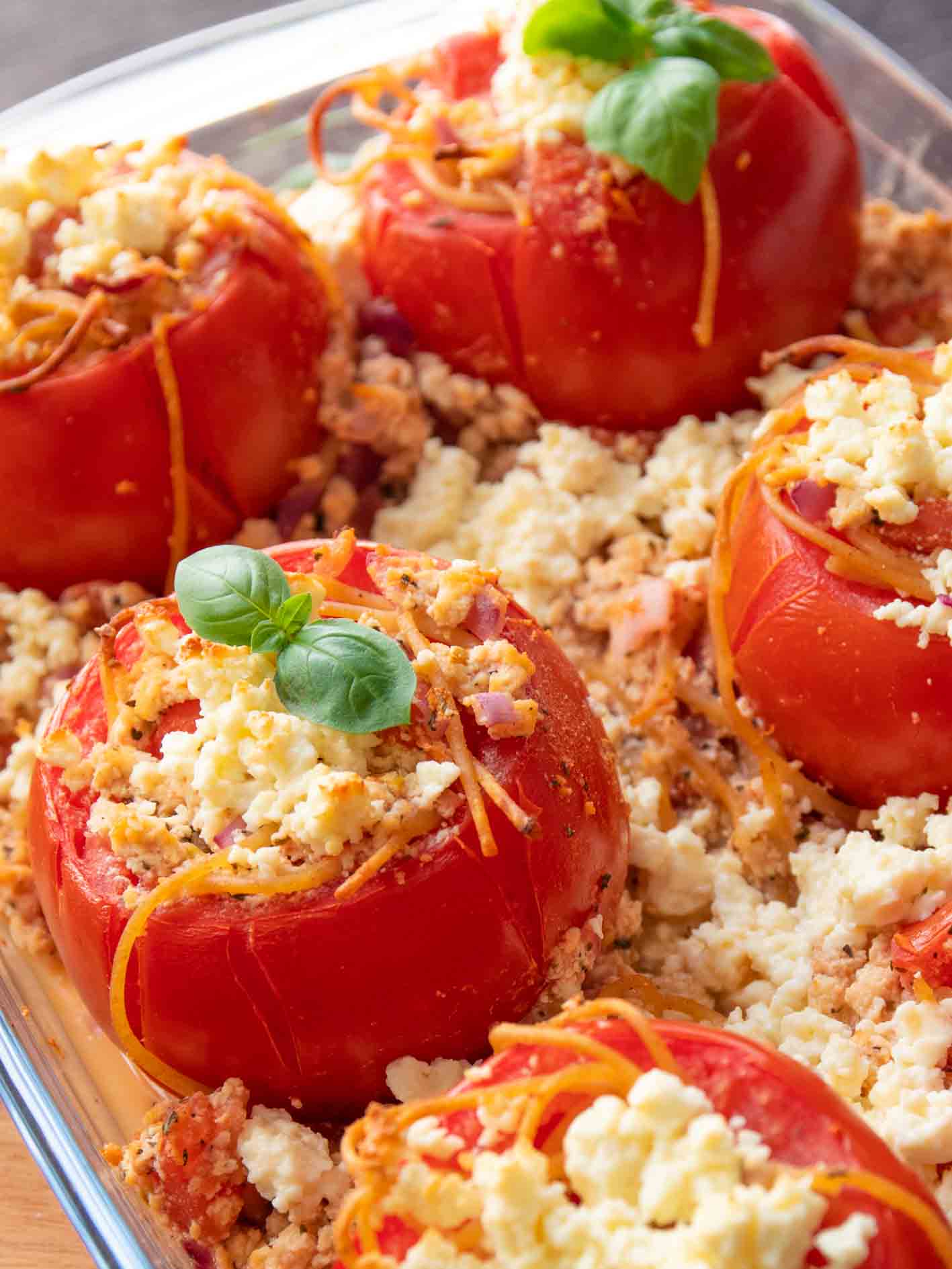 Gefüllte Tomaten Rezept kalorienarm mit Feta und Spaghetti