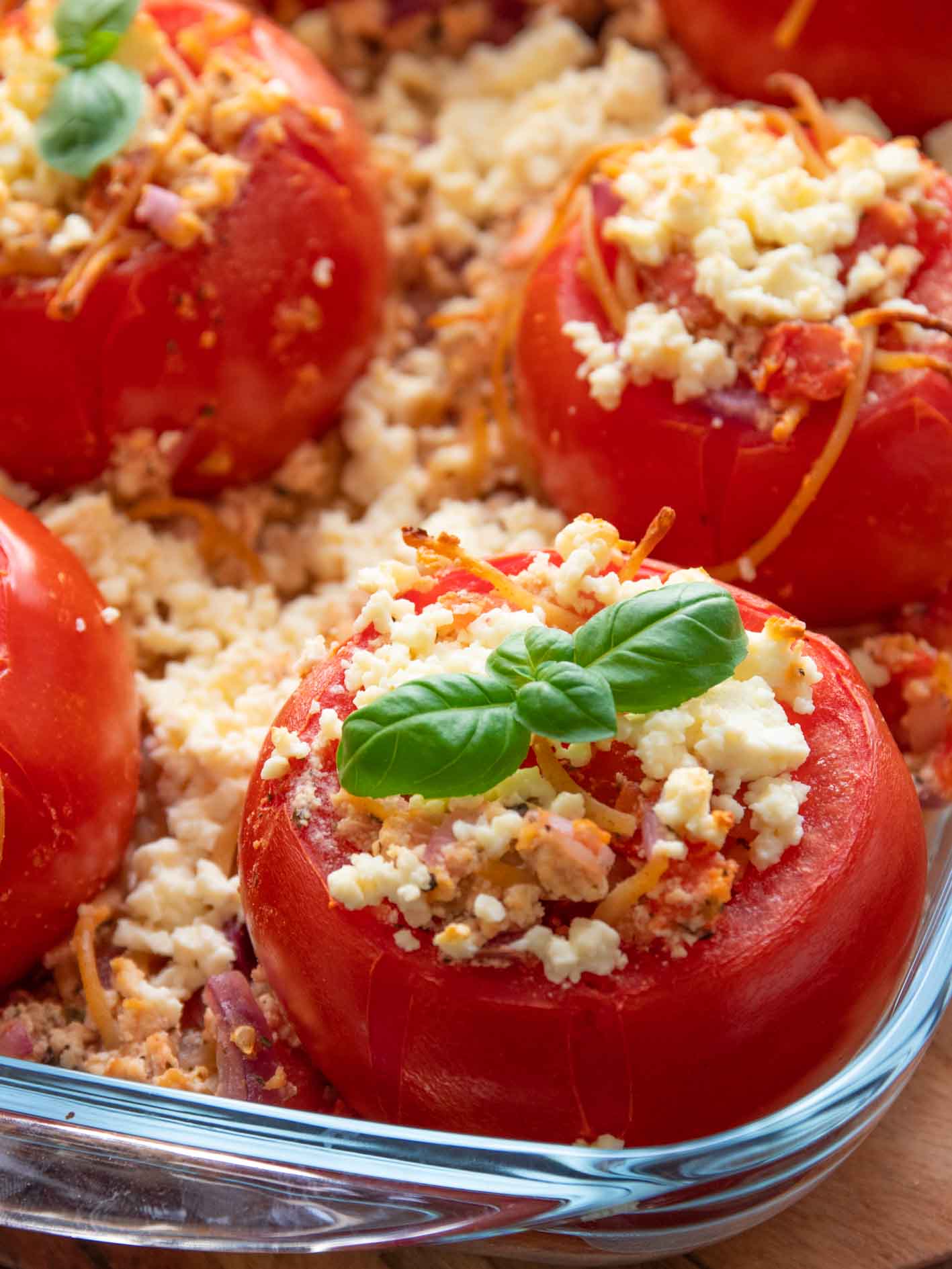 Gefüllte Tomaten Rezept kalorienarm mit Feta und Spaghetti