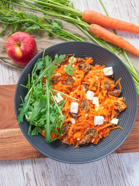 Karottensalat | Rezept mit Apfel, Honig und Brot