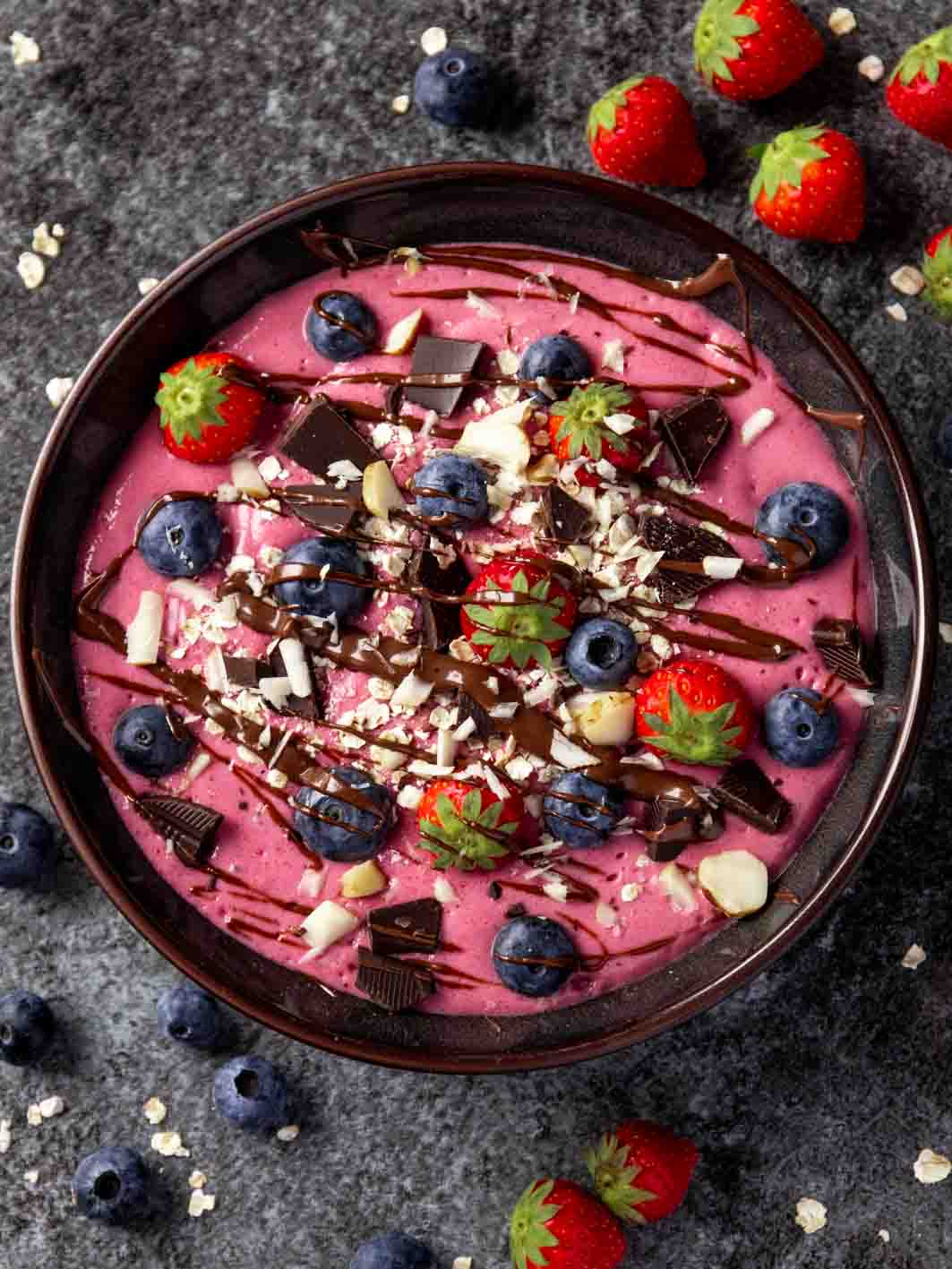 Smoothie Bowl Rezept mit Beeren