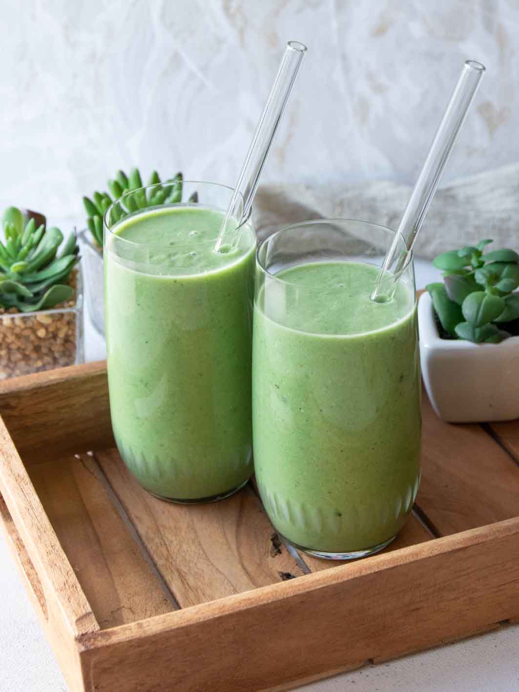 Grüner Smoothie mit Spinat ohne Banane