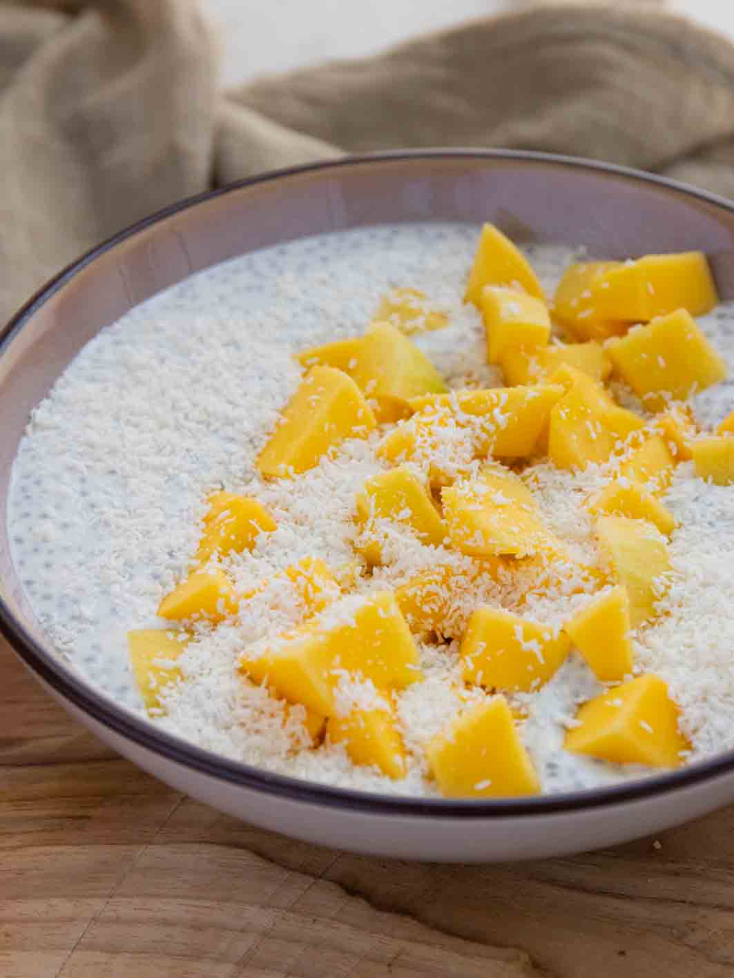 Chia-pudding mit Kokosmilch und Mango - schnelles Rezept