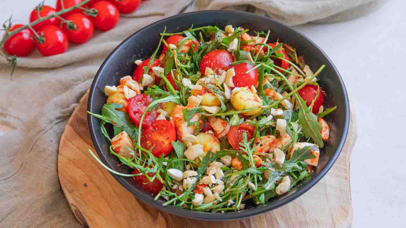 Gnocchi Salat mit Rucola Mozzarella und kalorienarmen Dressing