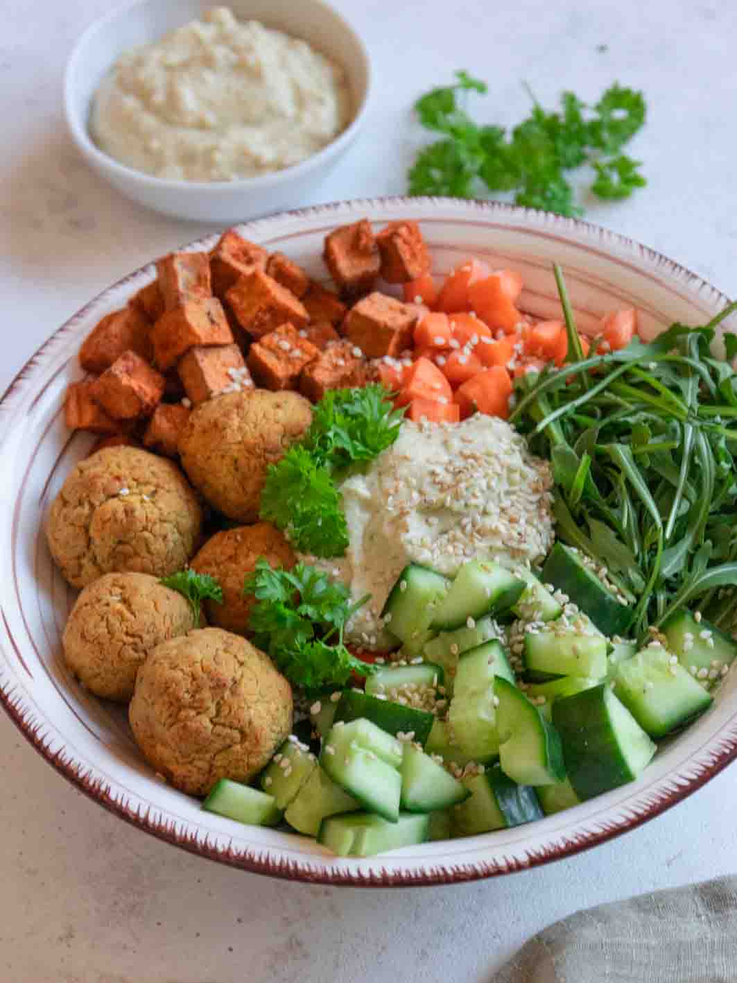 Kalorienarme Rezepte - Gnocchi Salat mit Rucola Mozzarella und kalorienarmen Dressing