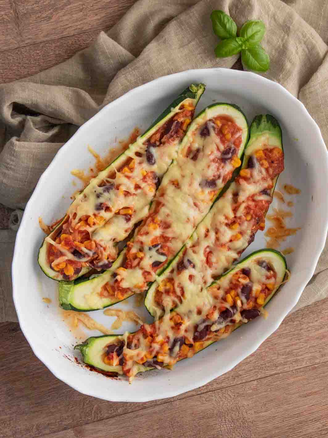 Heißluftfritteuse Rezepte - gefüllte Zucchini Heißluftfritteuse Rezepte - gefüllte Zucchini